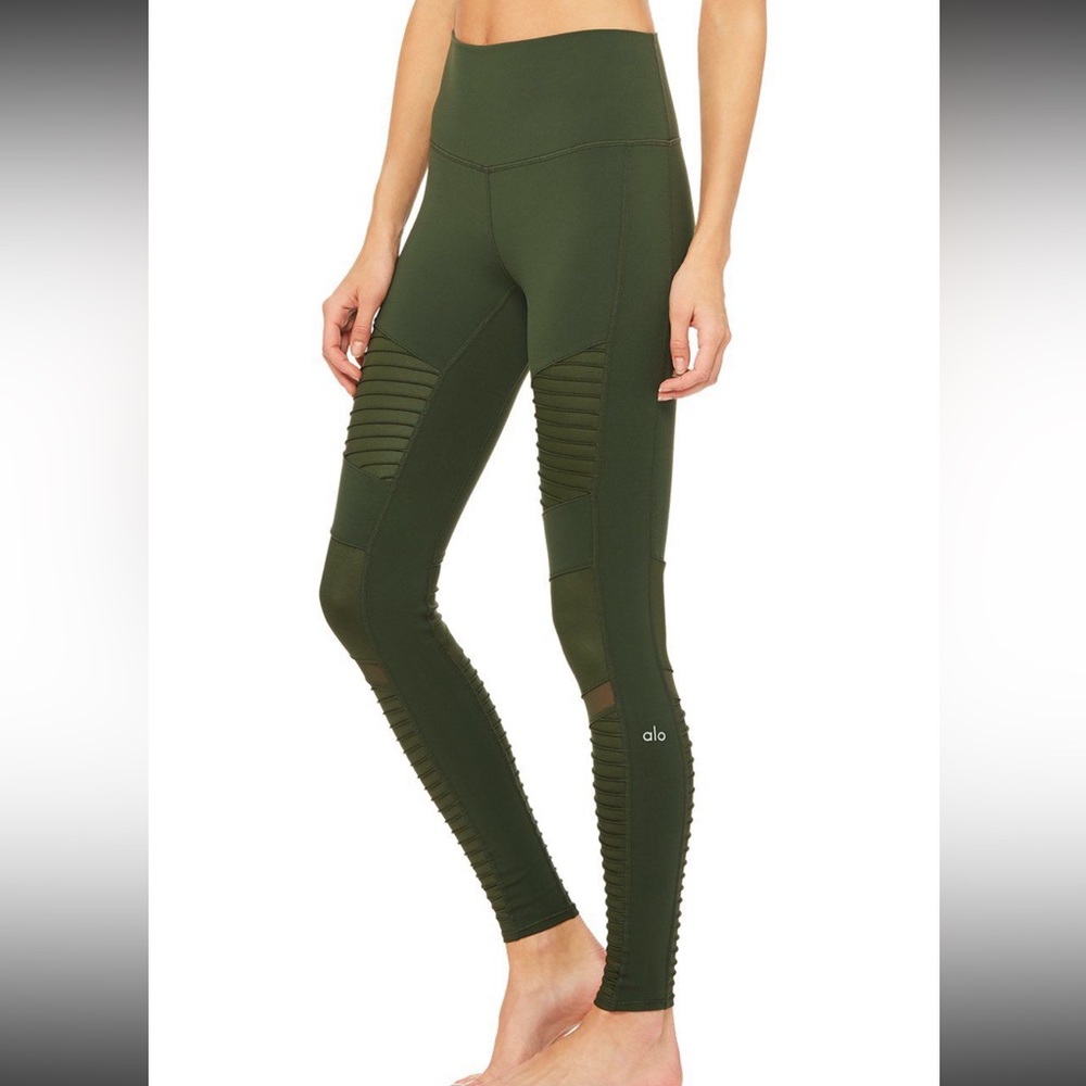 Alo High-Waist Moto Legging. Small